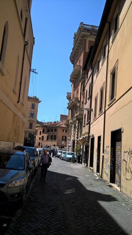 Around The Corner Colosseo B&B ローマ エクステリア 写真